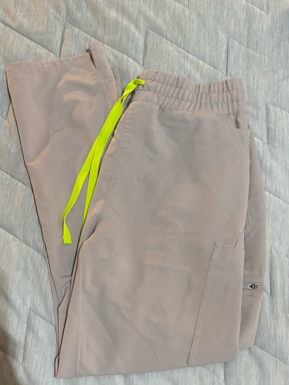 Figs Yola high waisted pants- size Medium Petite